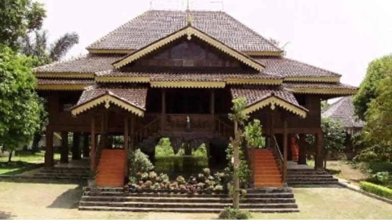 Rumah-Adat bengkulu