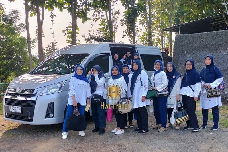 Sewa Hiace Murah Bogor by: PT Hiace Wisata Trans